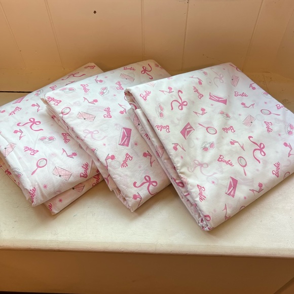 Ensemble BARBIE 2 pièces: Drap 150*230 + Taie d'oreiller